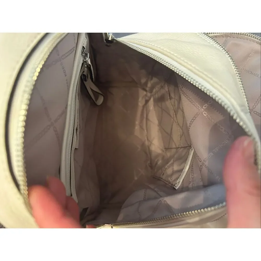 MICHAEL KORS RHEA ZIP BACKPACK PEBBLE LEATHER WHITE/SILVER